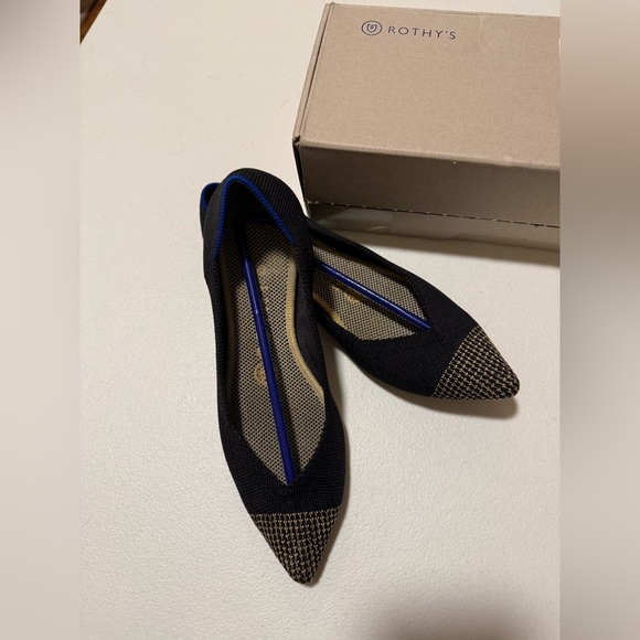 Rothy’s The Point Black Licorice with Gold Toe Size 7 - Picture 2 of 8